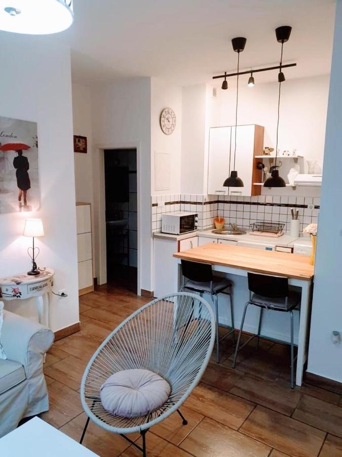 Studio Apartmant Leona With Parking Place 스플리트 외부 사진