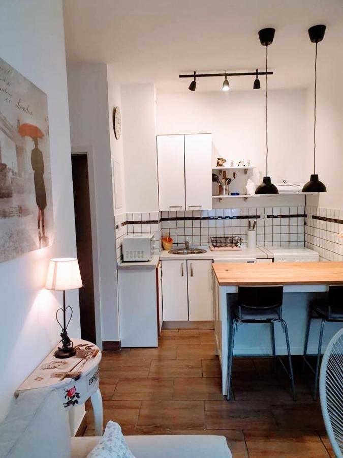 Studio Apartmant Leona With Parking Place 스플리트 외부 사진